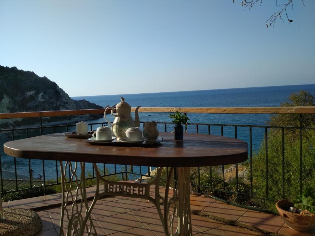 Hotel Ostria Áyios Nikítas Esterno foto