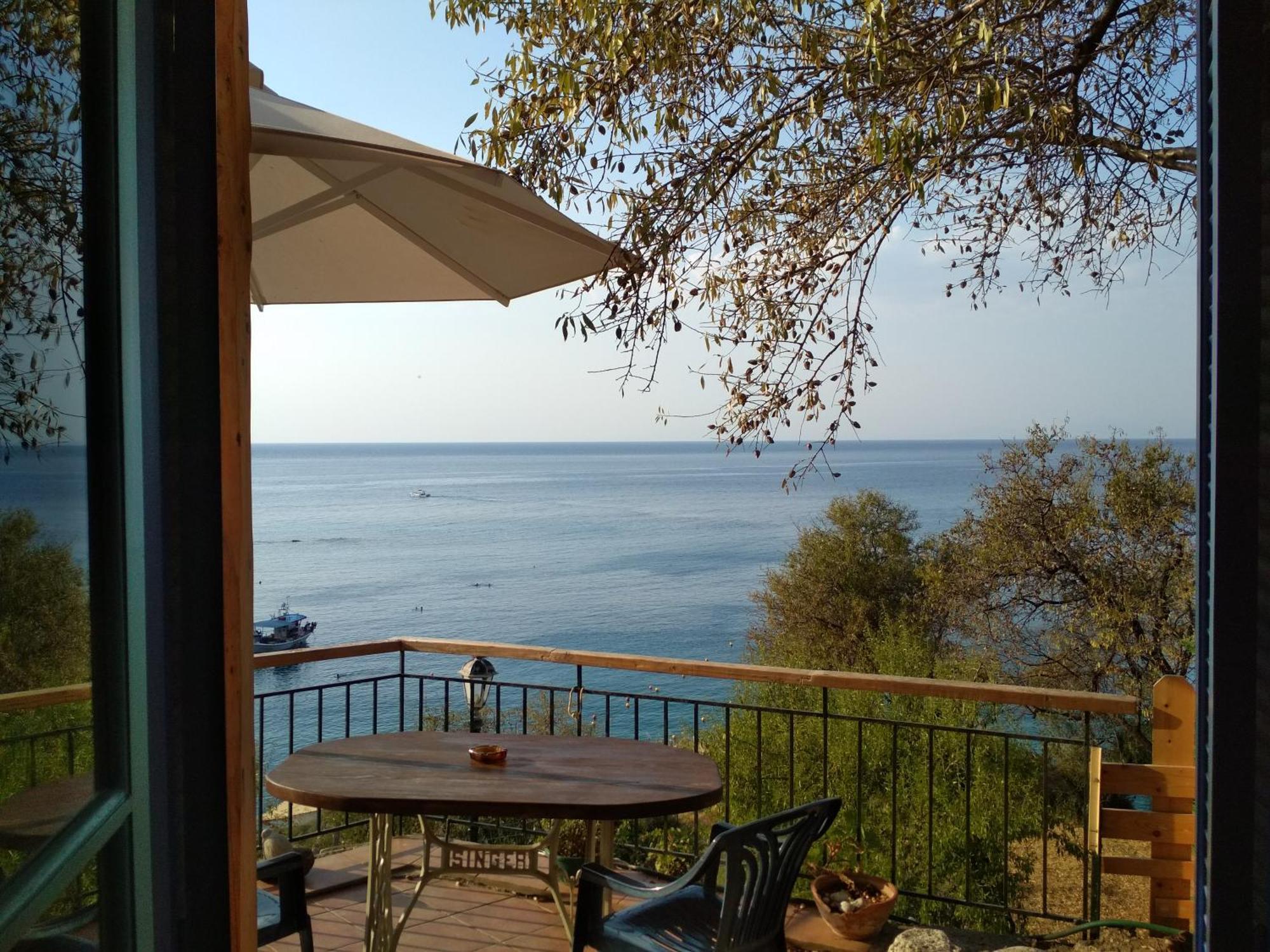 Hotel Ostria Áyios Nikítas Esterno foto