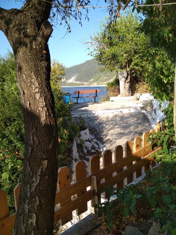 Hotel Ostria Áyios Nikítas Esterno foto