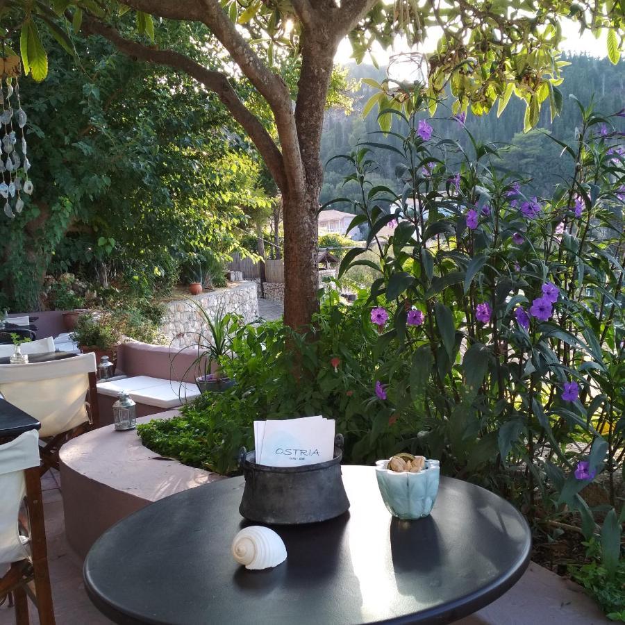 Hotel Ostria Áyios Nikítas Esterno foto