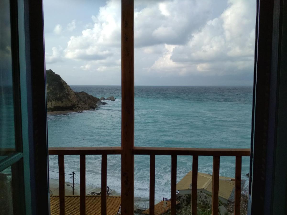 Hotel Ostria Áyios Nikítas Esterno foto