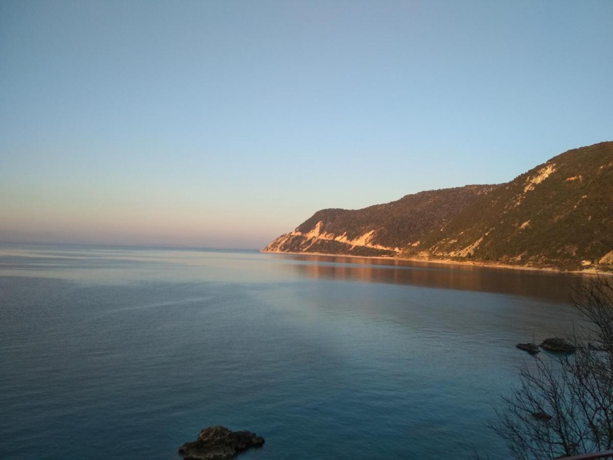 Hotel Ostria Áyios Nikítas Esterno foto